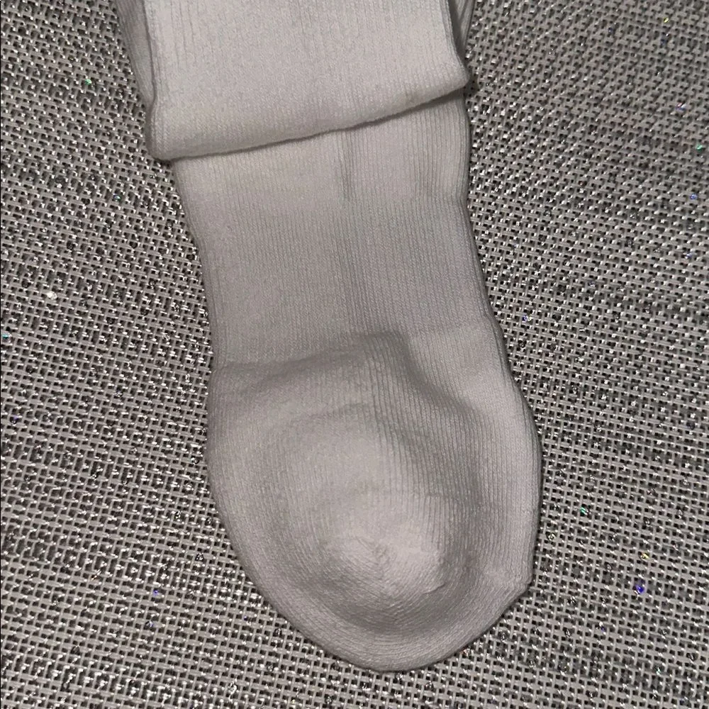 OFFLINE White Short Crew Black Back Ankle Logo Cotton Socks